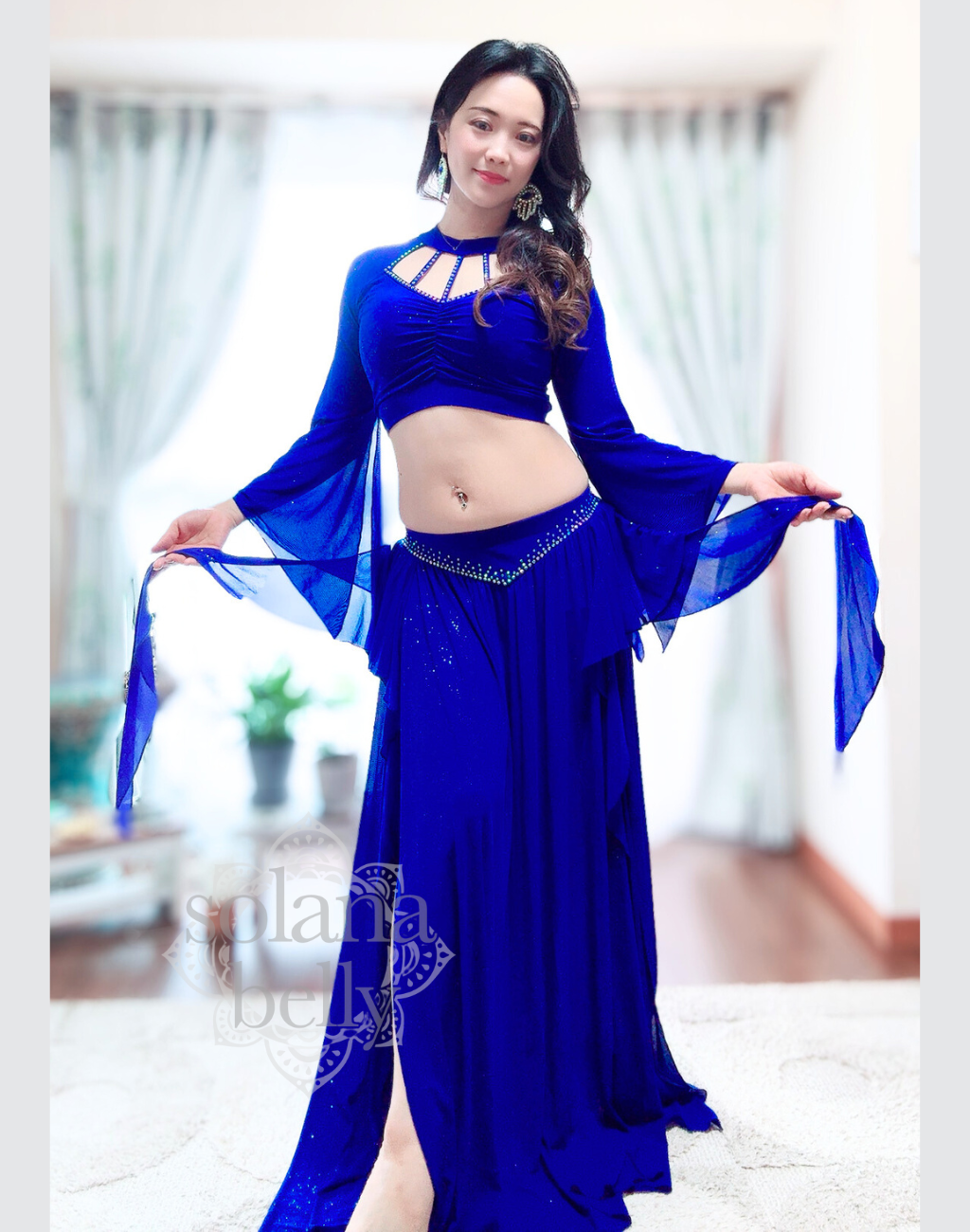 送料無料】深みブルーにビジューが煌めくセットアップ|ベリーダンス 送料無料】深みブルーにビジューが煌めくセットアップ|ベリーダンス