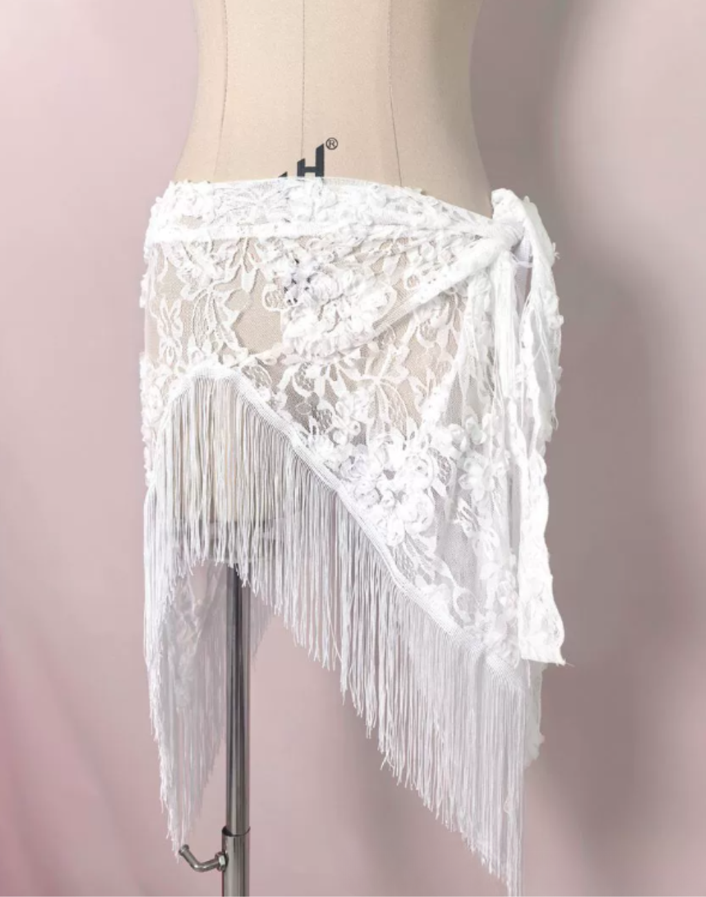 ベリーダンス衣装、レッスン着に合わせるヒップスカーフ。フリンジが付いているため踊る度にフリンジが揺れて華やかなデザイン