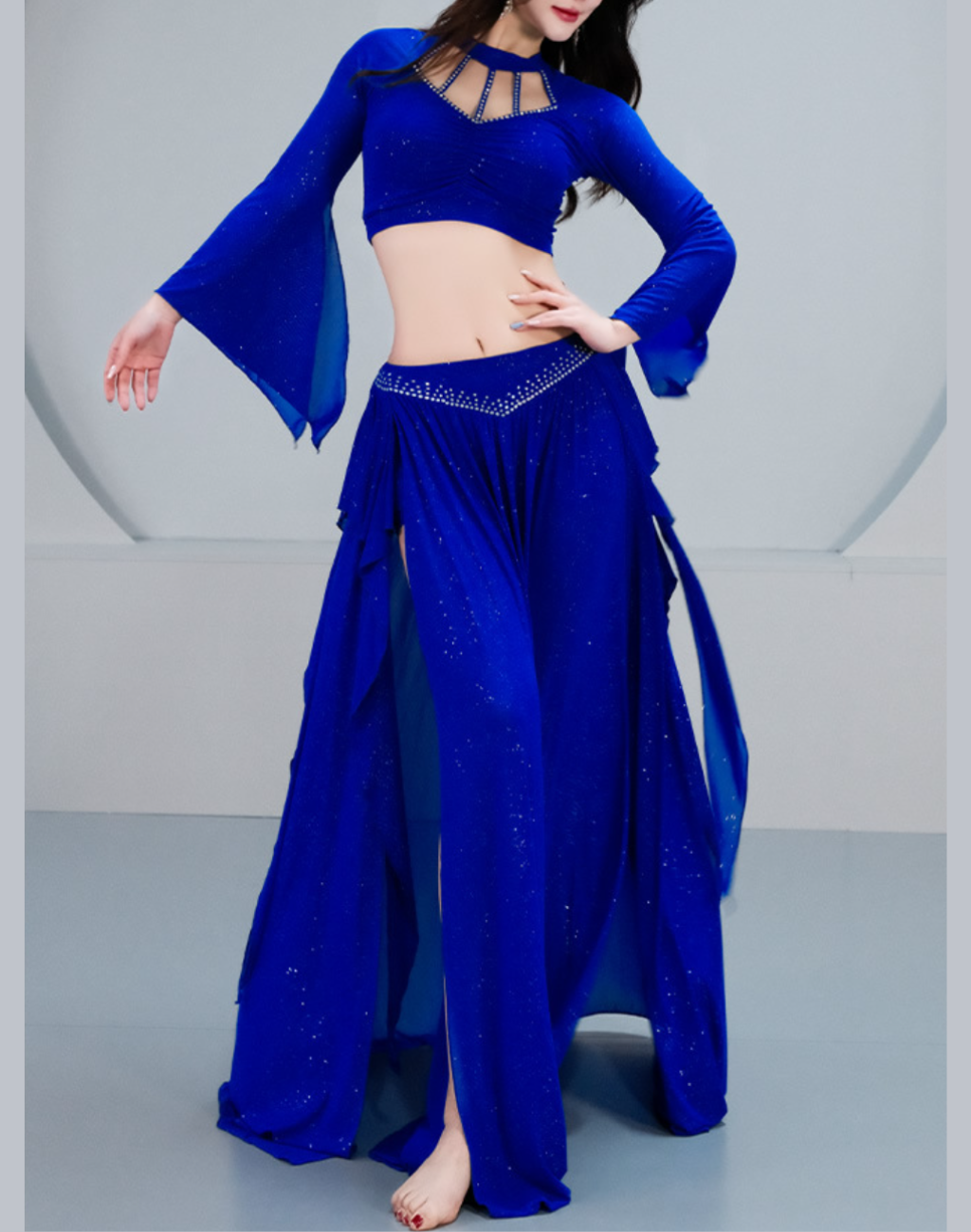 送料無料】深みブルーにビジューが煌めくセットアップ|ベリーダンス 送料無料】深みブルーにビジューが煌めくセットアップ|ベリーダンス