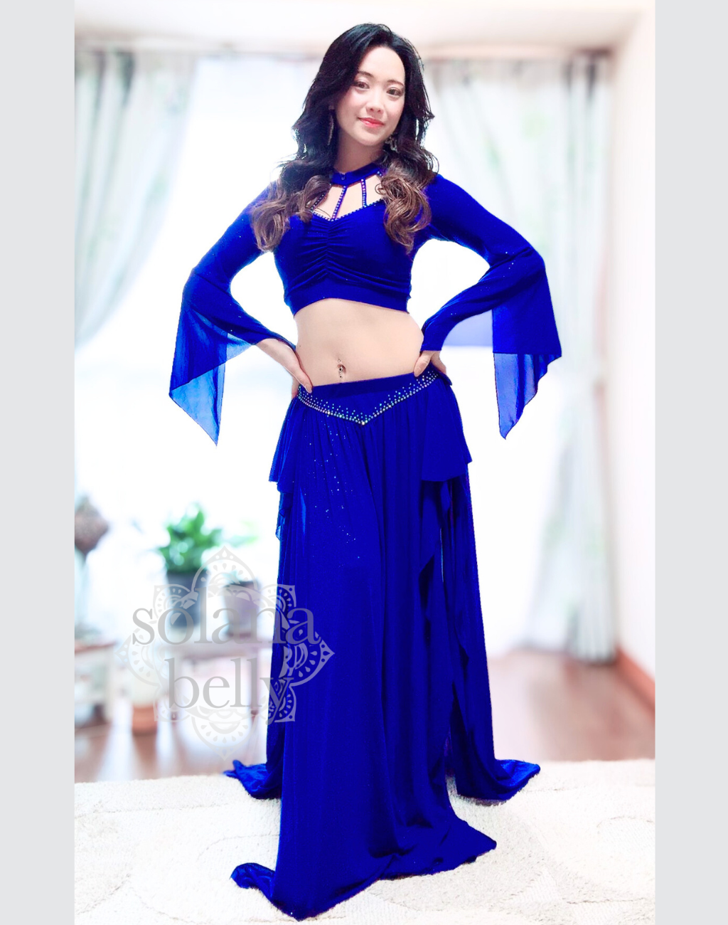 送料無料】深みブルーにビジューが煌めくセットアップ|ベリーダンス 送料無料】深みブルーにビジューが煌めくセットアップ|ベリーダンス