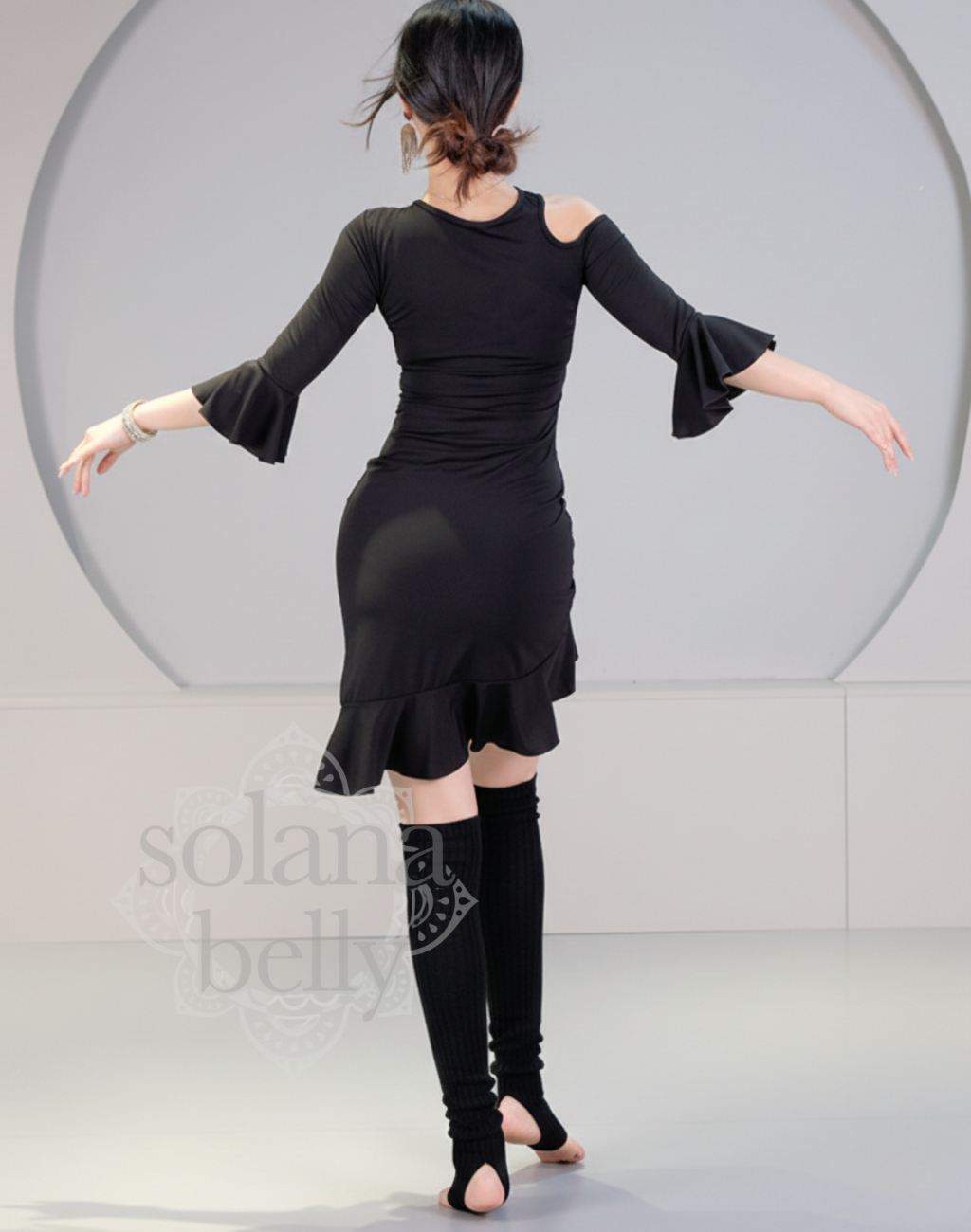 ベリーダンス ドラムソロ　ブラック 送料無料】お腹を隠せるワンピースタイプ｜ベリーダンス 衣装としても
