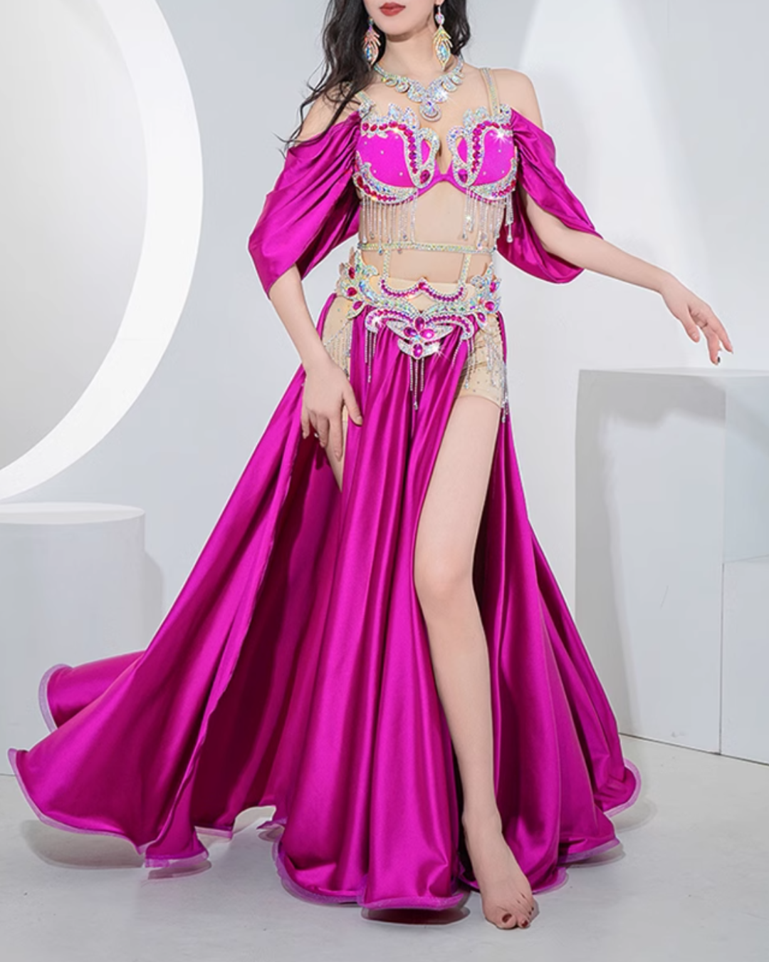 ベリーダンス用 オリエンタル衣装】鮮やかなピンク Bella スパンコールラメ ベリーダンス用 オリエンタル衣装】鮮やかなピンク Bella スパンコールラメ